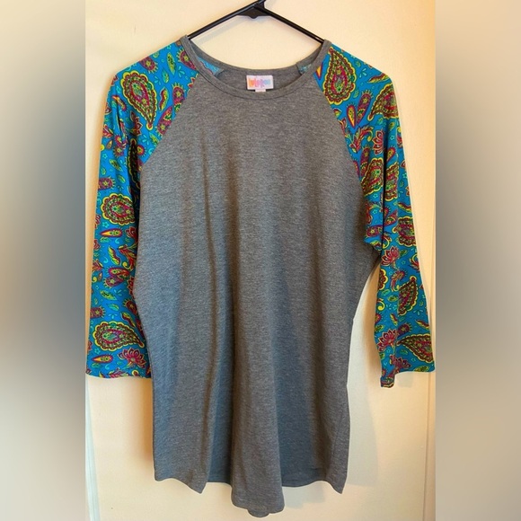 LuLaRoe Tops - Unique Randy Style 3/4 Sleeve Shirt!!